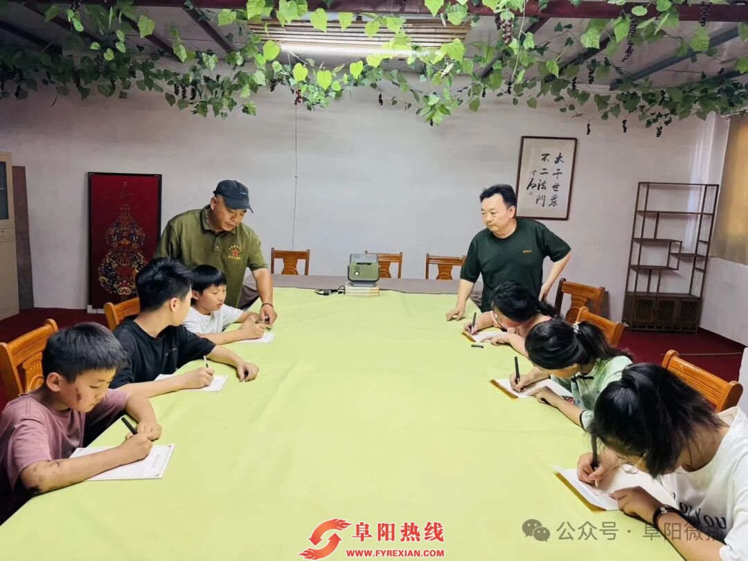 退伍不褪色！颍东这位老兵，免费开班！用翰墨点亮乡村孩子暑假