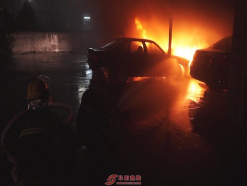 汽车自燃  蚌埠消防紧急救援