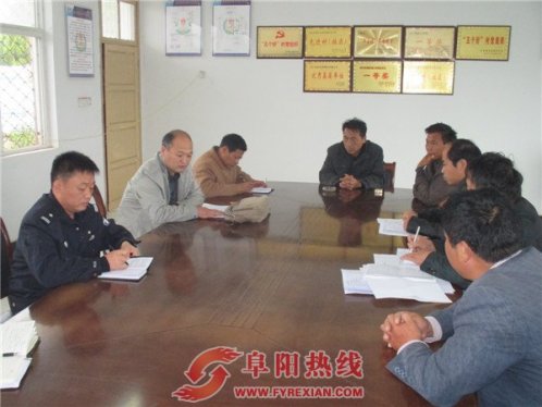 界首市新马集镇：“一村一警”贴心服务进农家