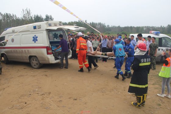 男子练习冬泳 清晨溺亡河中