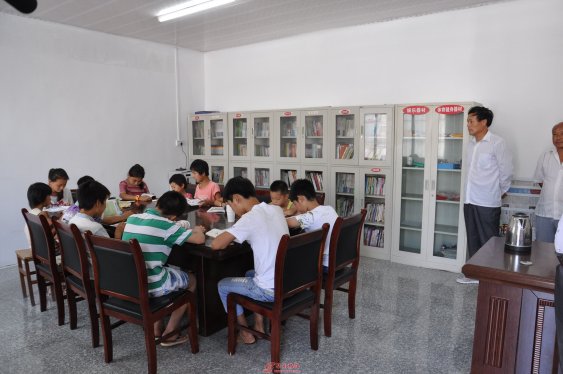 芦村镇三方联动做好青少年防溺水工作