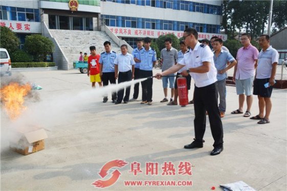 太和县坟台镇举办消防知识培训班