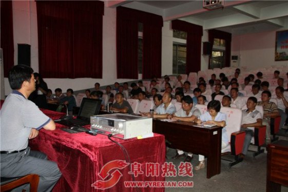 界首市建设讲堂开讲“三严三实”专题教育讲座 （图）