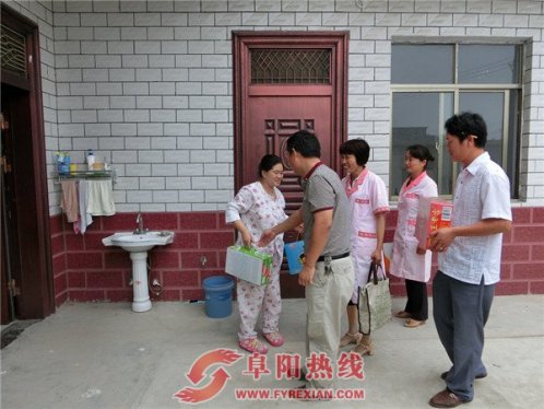 界首市舒庄镇开展“7.11”世界人口日走访慰问活动