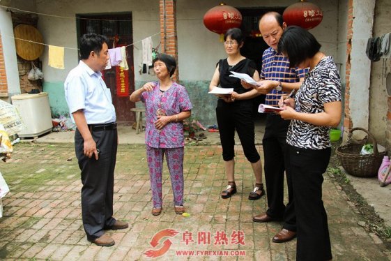 阜阳市农科院端午节前开展扶贫慰问活动