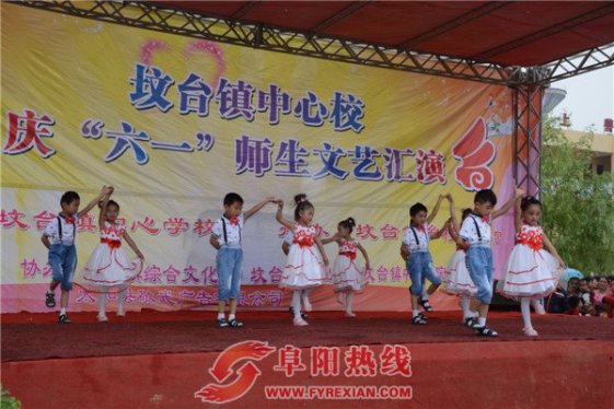 想唱就唱，唱得响亮--坟台镇少儿文化艺术节侧记