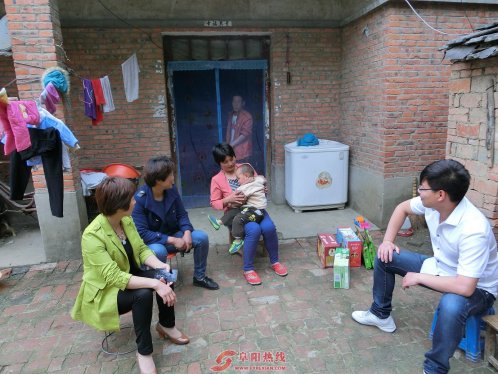 界首市舒庄镇开展“感恩母亲”走访慰问活动