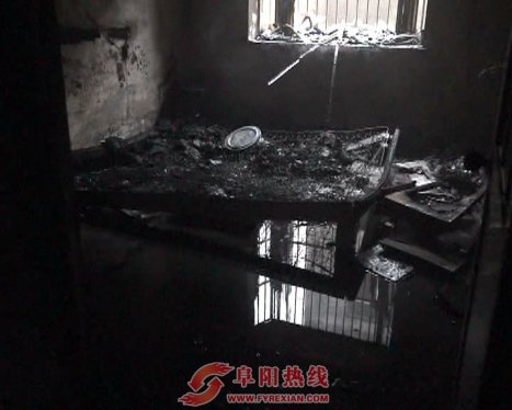 电器线路引发火灾 男子刚领的1700元工资被烧成灰烬