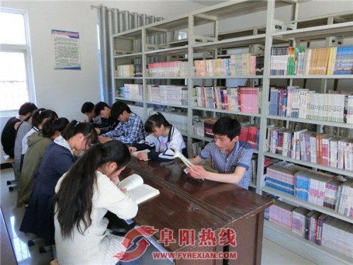 界首市舒庄镇中心学校：读书日书香浓