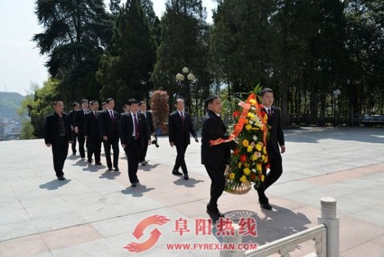 缅怀革命先烈    坚定理想信念