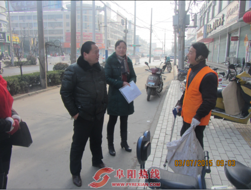 西城街道对环卫工人上岗履职与工资发放情况进行全面核查