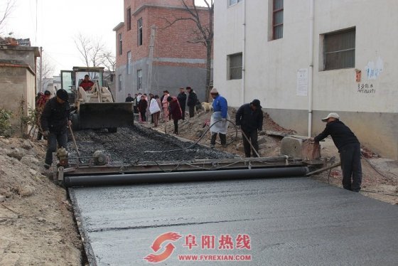 扶贫道路正式开工修建 1300名村民有了致富路