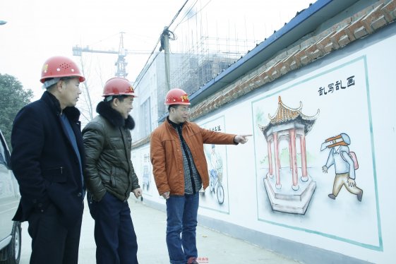 打造工地围墙文明“风景线”