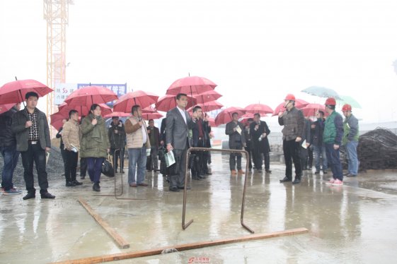 界首住建委组织返乡农民工代表: 参观重点项目企业  喜看心目中