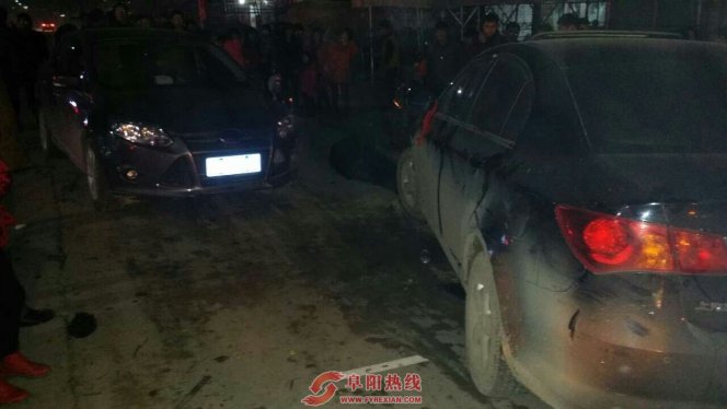 太和：轿车“发飙” 两车受损 1人受伤