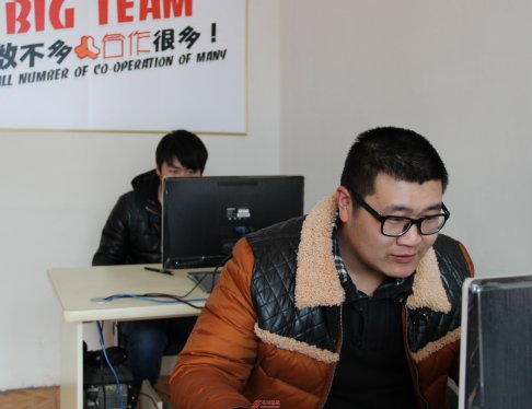 界首三名大学生网上创业奔上致富路（图）