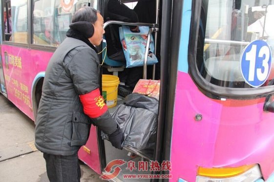 阜阳公交：合理应对客流高峰 保障乘客春运平安出行