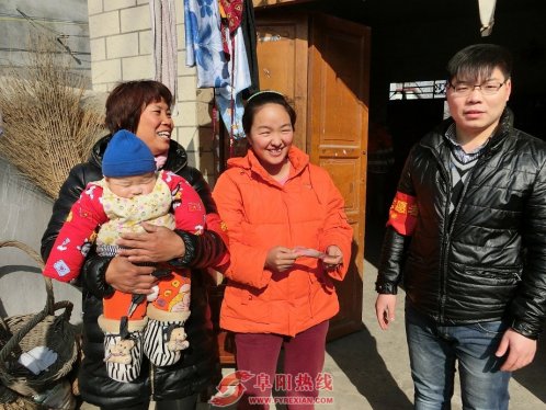 节日慰问送祝福  腊八时节暖意浓