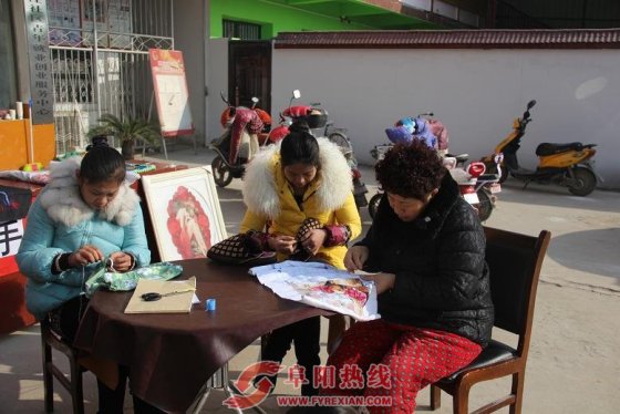 界首西城郭洼社区巧手比赛秀才艺