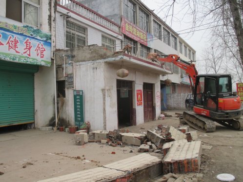 界首市新马集镇拆违整治出重拳