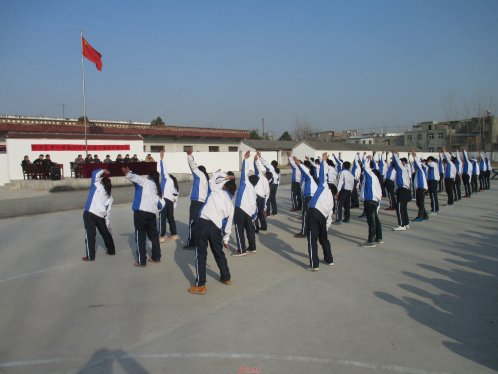 界首市新马集中学:举办广播体操比赛  丰富校园文化