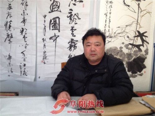 史捷：书为骨墨为韵诗为魂  自成风格