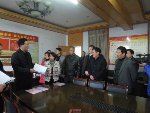 胡明莹赴颍州调研基层好人评选、乡村学校少年宫建设工作（图）