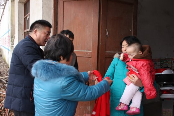 关爱残疾儿童    泉阳在行动