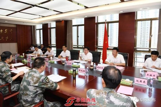 杨光荣到阜阳军分区和阜阳预备役团调研并慰问官兵