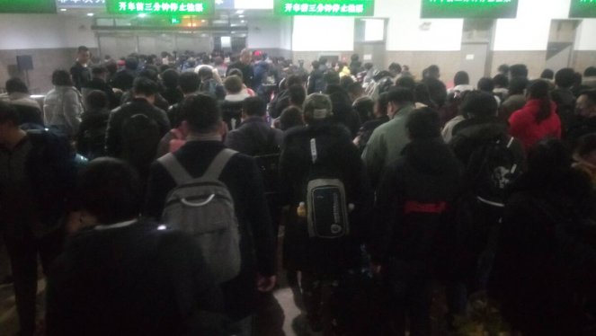 世界上最美的风景，都不及回家的路！ 恒大免费接你回家