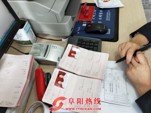 安徽阜阳颍州区婚姻登记处节后“双十”办证喜迎小高峰