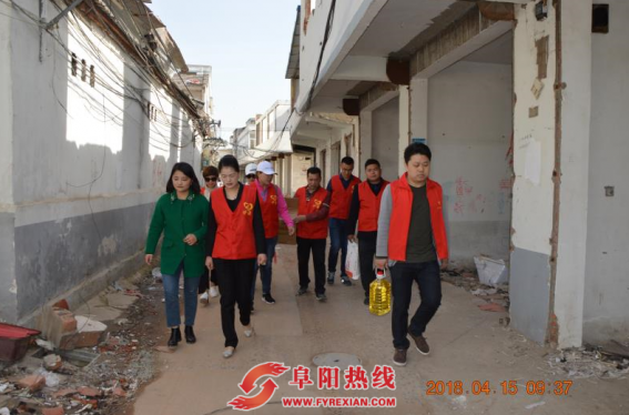 伊源爱心志愿者走进新建社区