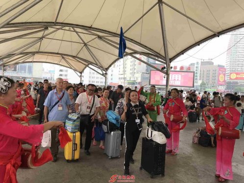 2018年首趟“皖和号”旅游援疆专列发车啦