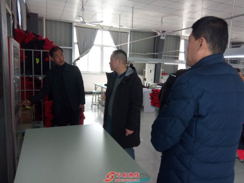 安徽阜阳颍州区纪委督查调研郝庄社区扶贫工作