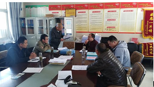 颍州区卫计委主任孙志强到王店镇连新村调研扶贫工作