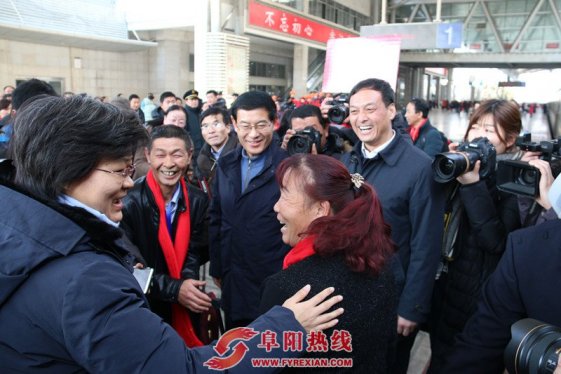 春运纪实：“接您回家”东莞至阜阳专列温暖人心