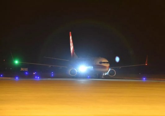 “接您回家”专机成功抵达阜阳