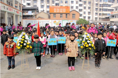 爱国教育从娃娃抓起——育才幼儿园清明节爱国教育主题活动