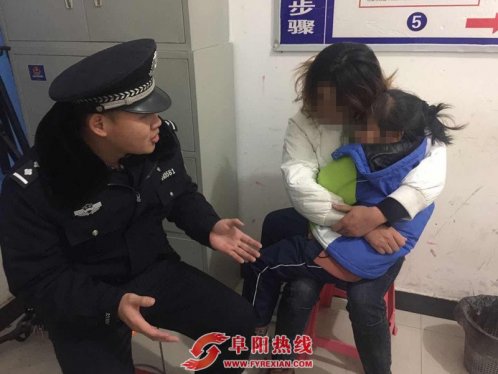 女子与丈夫生气欲轻生 民警及时出手制止