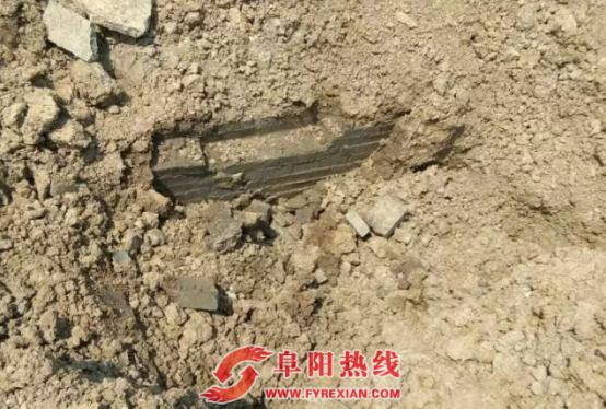 阜南县焦坡镇一工地挖出千年古墓