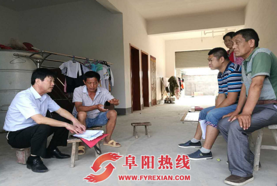 颍州区民政局局长韩少忠入户调研扶贫工作