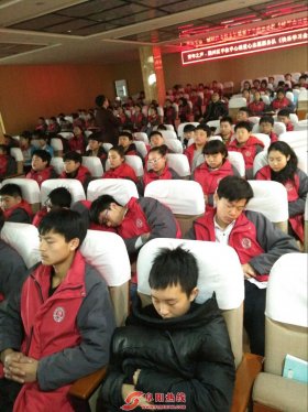 阜阳市手拉手心理健康志愿服务走进颍州中学