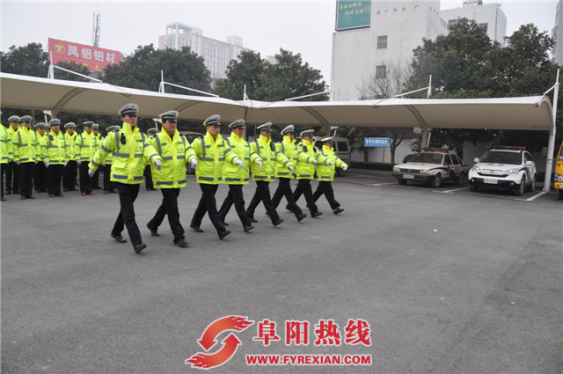 界首交管大队开展春训活动提升执法执勤能力水平