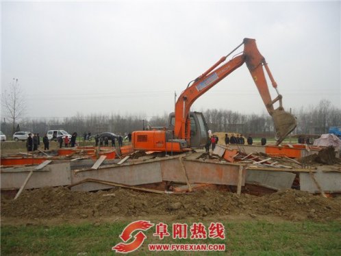 临泉县滑集镇拆违控违再出重拳