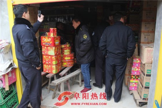 太和县税镇镇开展打击非法储存烟花炮竹行动
