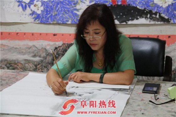 巾帼女画家李凤翠：山水抒发情怀 工笔写意人生