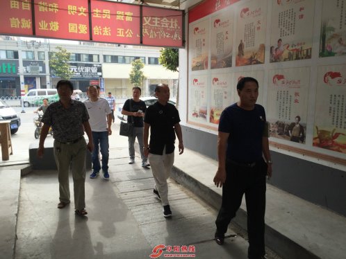 界首东城：互查互评找不足 全面提升促创城