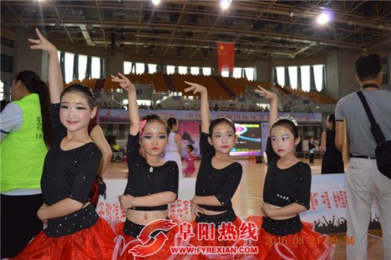 阜阳市颍州体育舞蹈协会在国际标准舞全国公开赛获得佳绩
