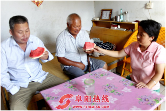 界首苏庆丽：柔肩挑重担  孝爱美名传