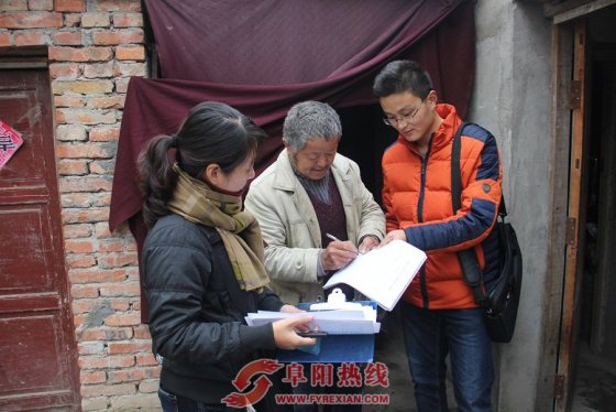 界首西城进村入户开展扶贫建档立卡“回头看”工作